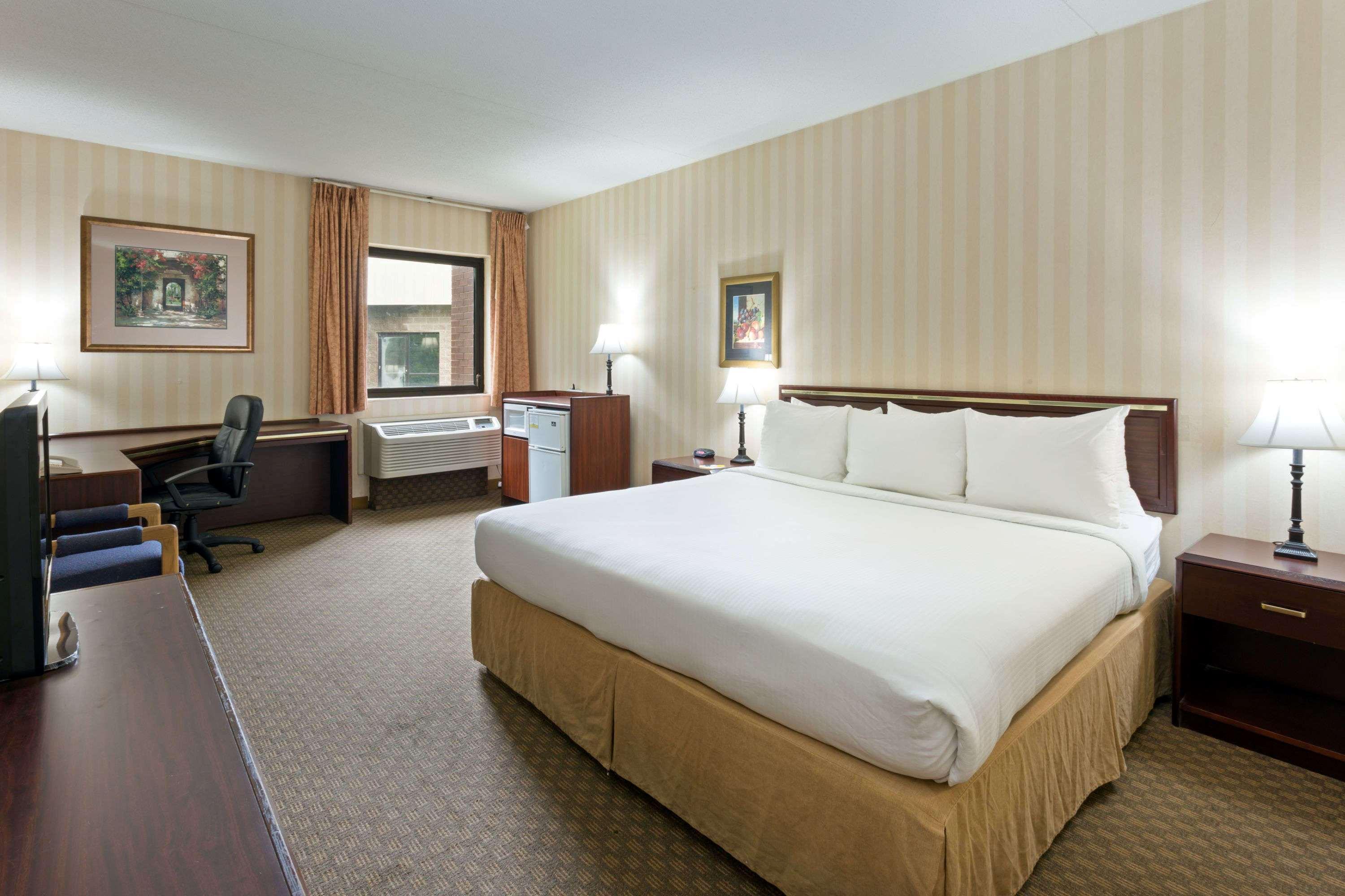 Days Inn & Suites By Wyndham Northwest Indianapolis Exteriér fotografie