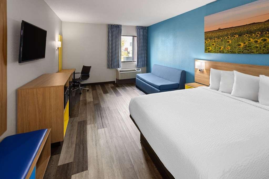 Days Inn & Suites By Wyndham Northwest Indianapolis Pokoj fotografie