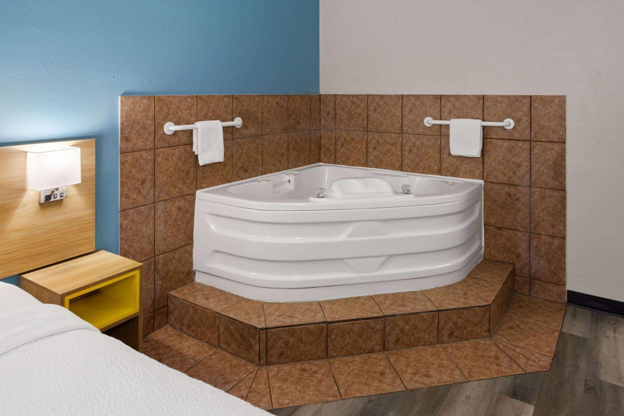 Days Inn & Suites By Wyndham Northwest Indianapolis Exteriér fotografie