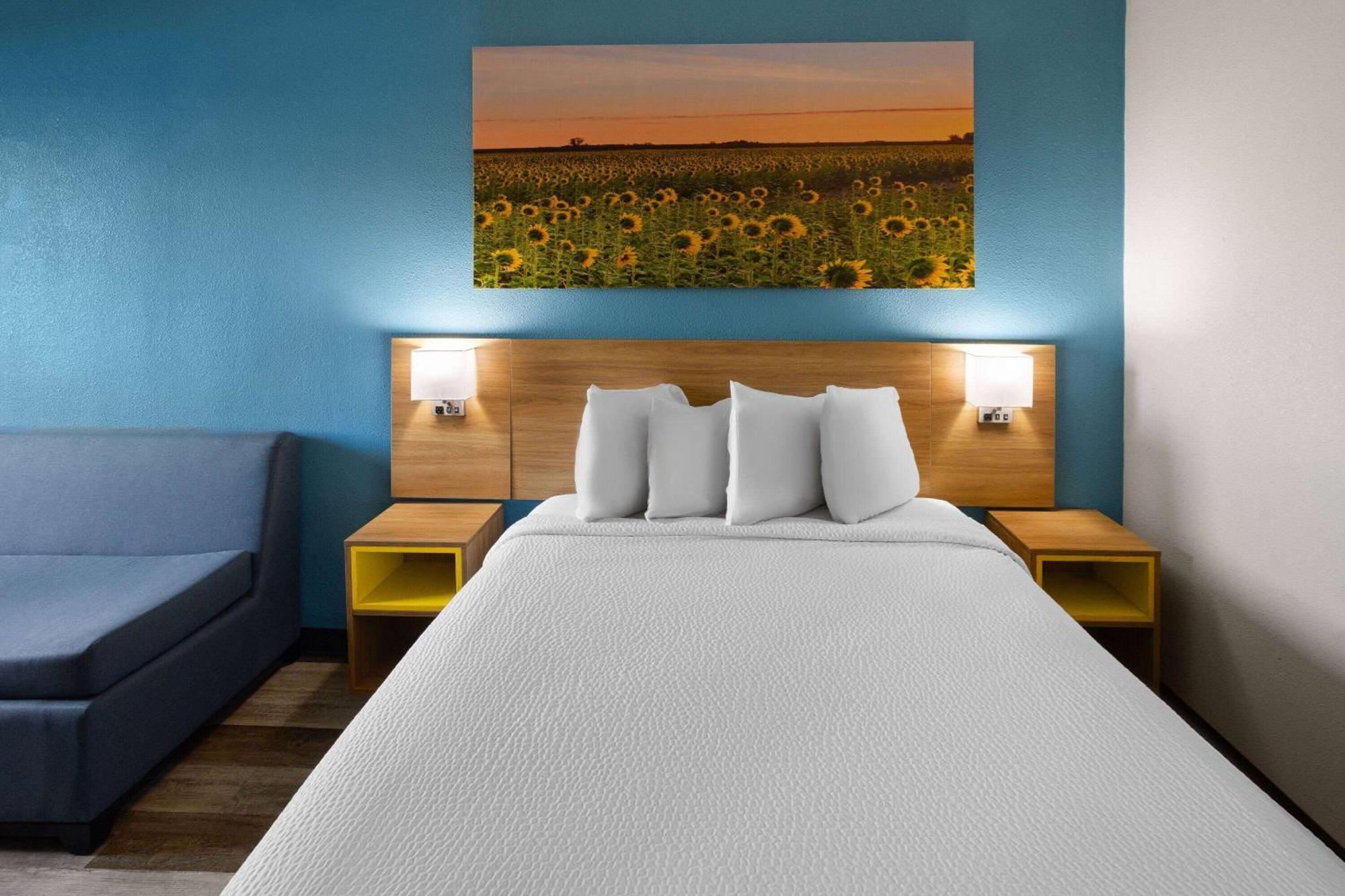 Days Inn & Suites By Wyndham Northwest Indianapolis Exteriér fotografie