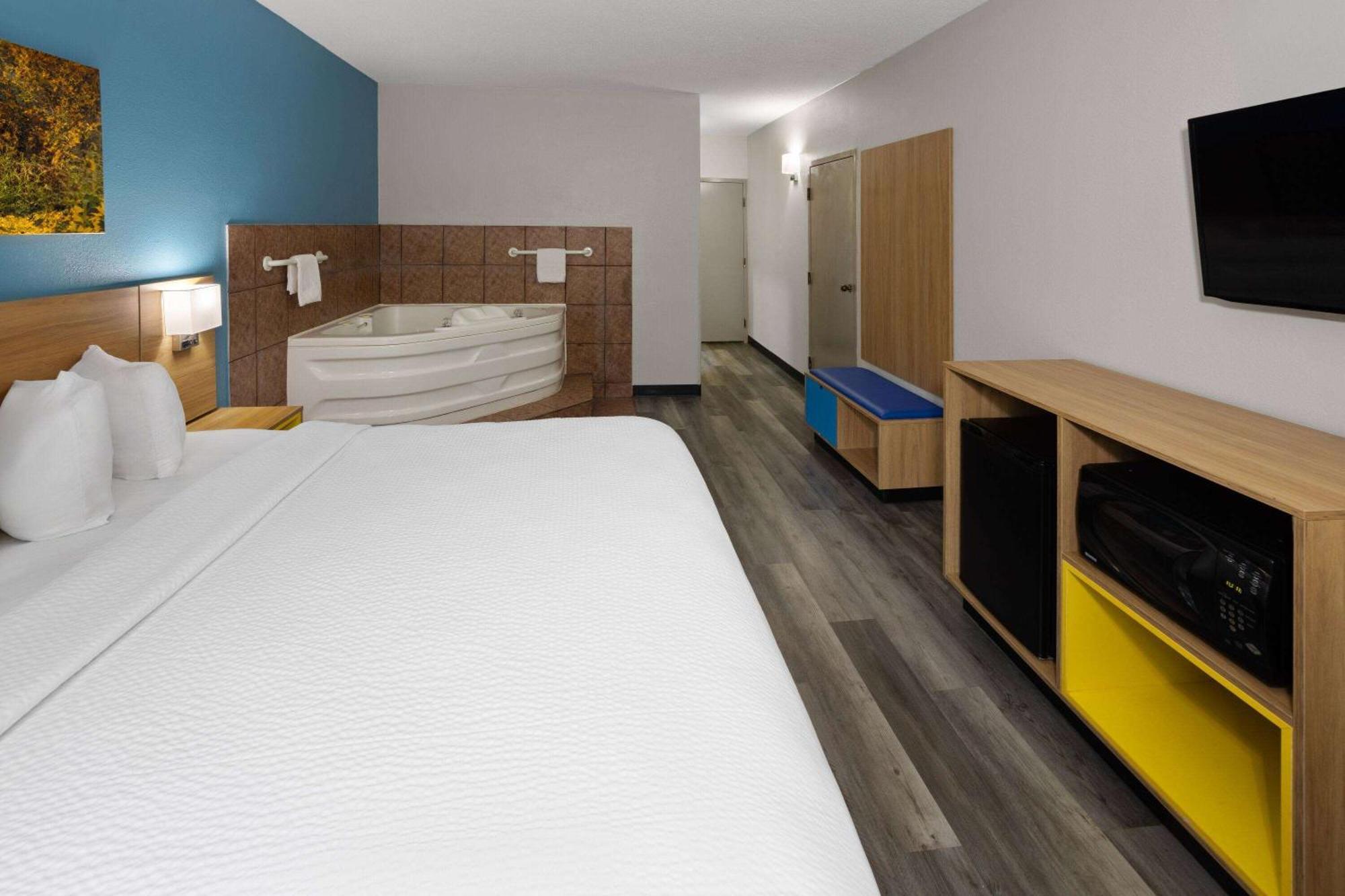 Days Inn & Suites By Wyndham Northwest Indianapolis Exteriér fotografie