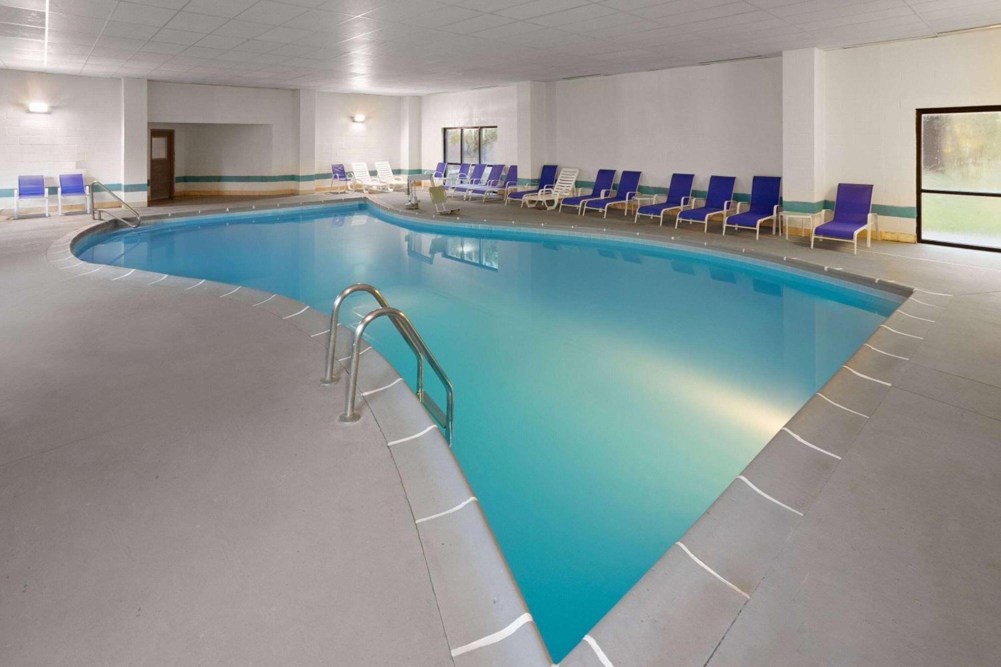 Days Inn & Suites By Wyndham Northwest Indianapolis Exteriér fotografie