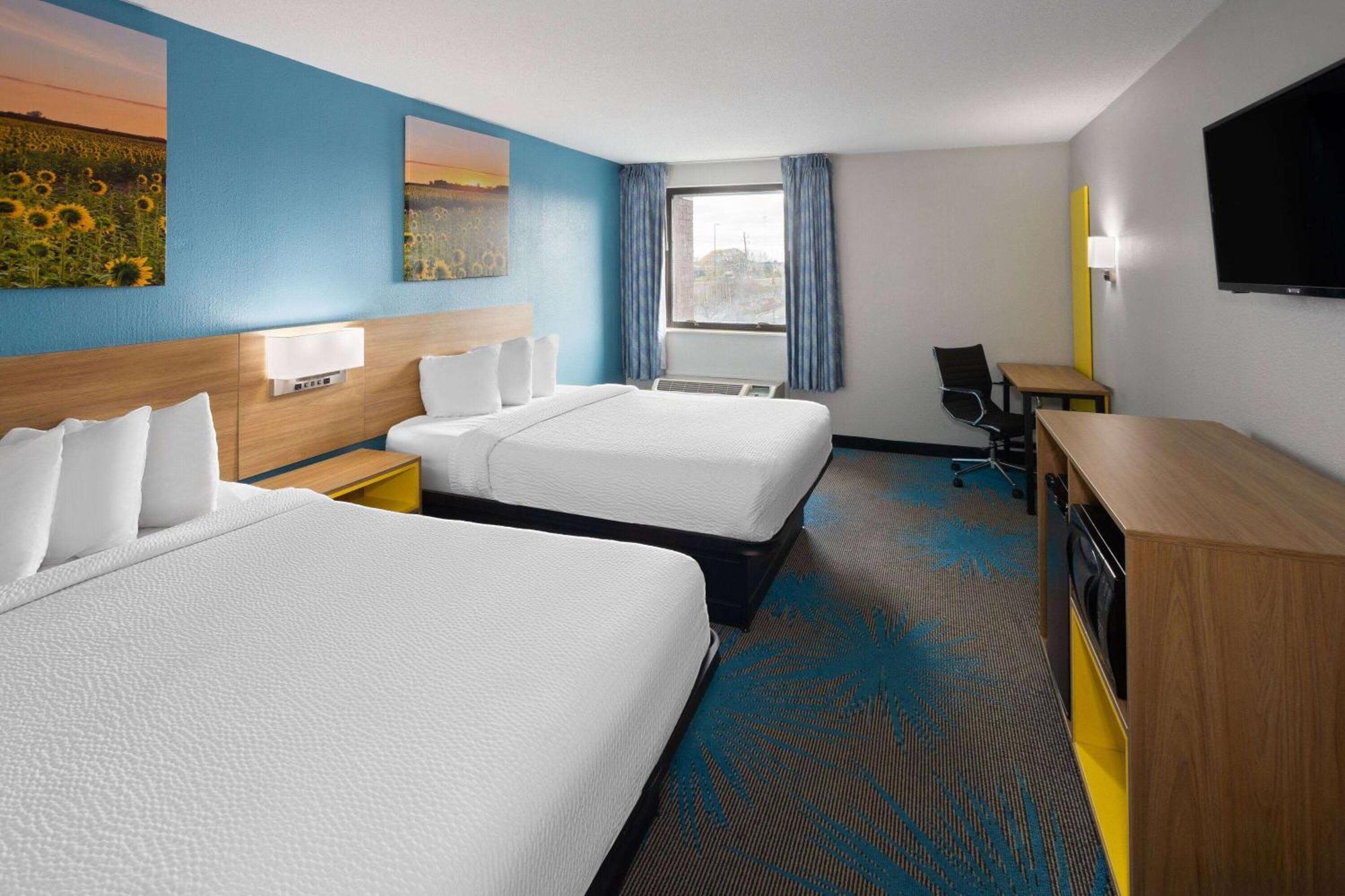 Days Inn & Suites By Wyndham Northwest Indianapolis Exteriér fotografie