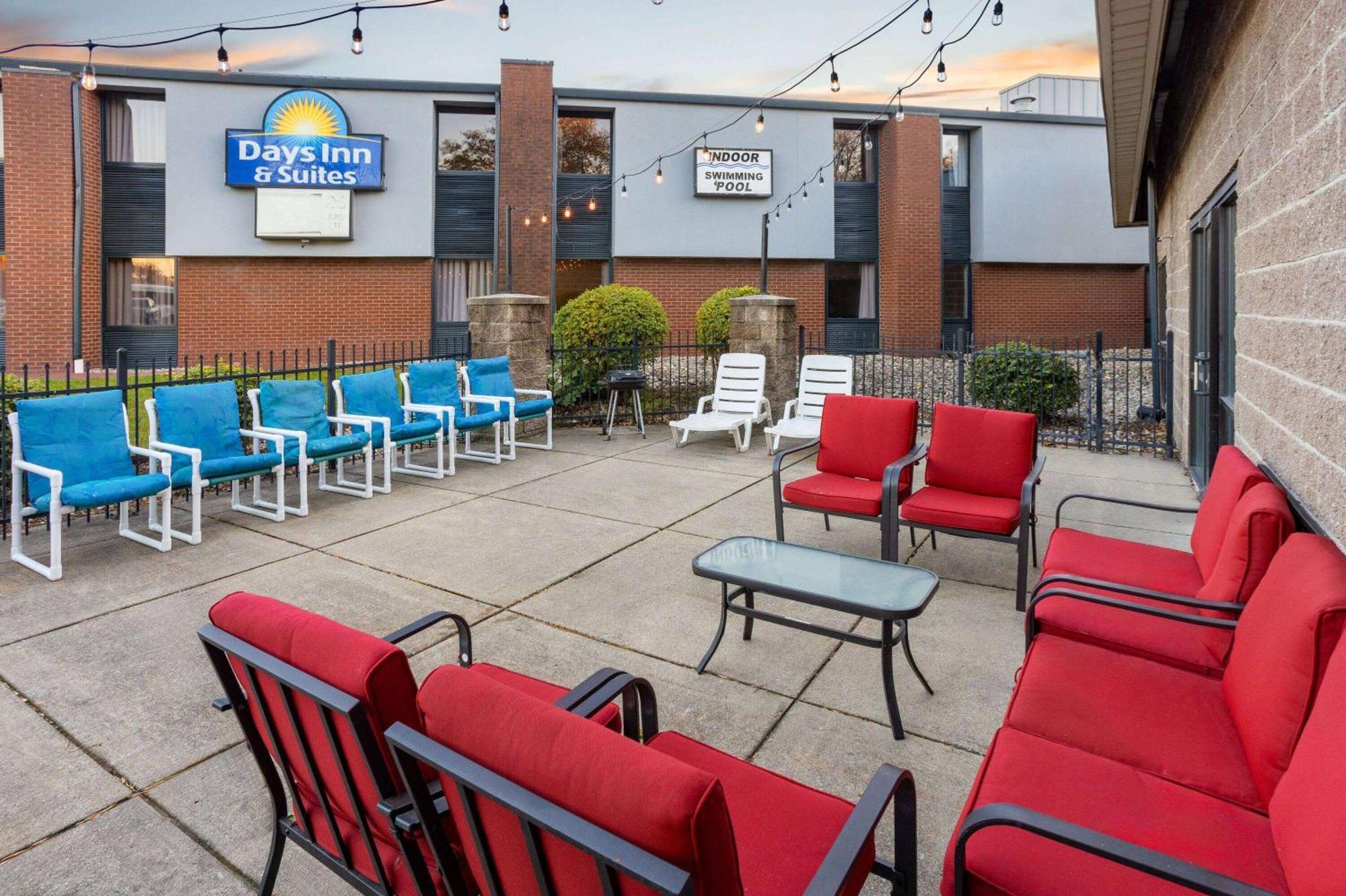 Days Inn & Suites By Wyndham Northwest Indianapolis Exteriér fotografie